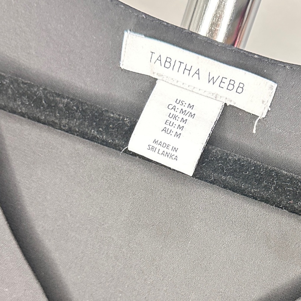 Tabitha Webb Black Sleeveless Blouse with Relaxed Fit and V-Neckline, M - Picture 2 of 5